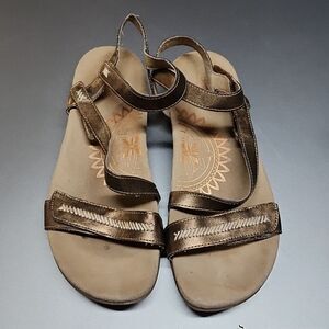 Aetrex sandals size 41